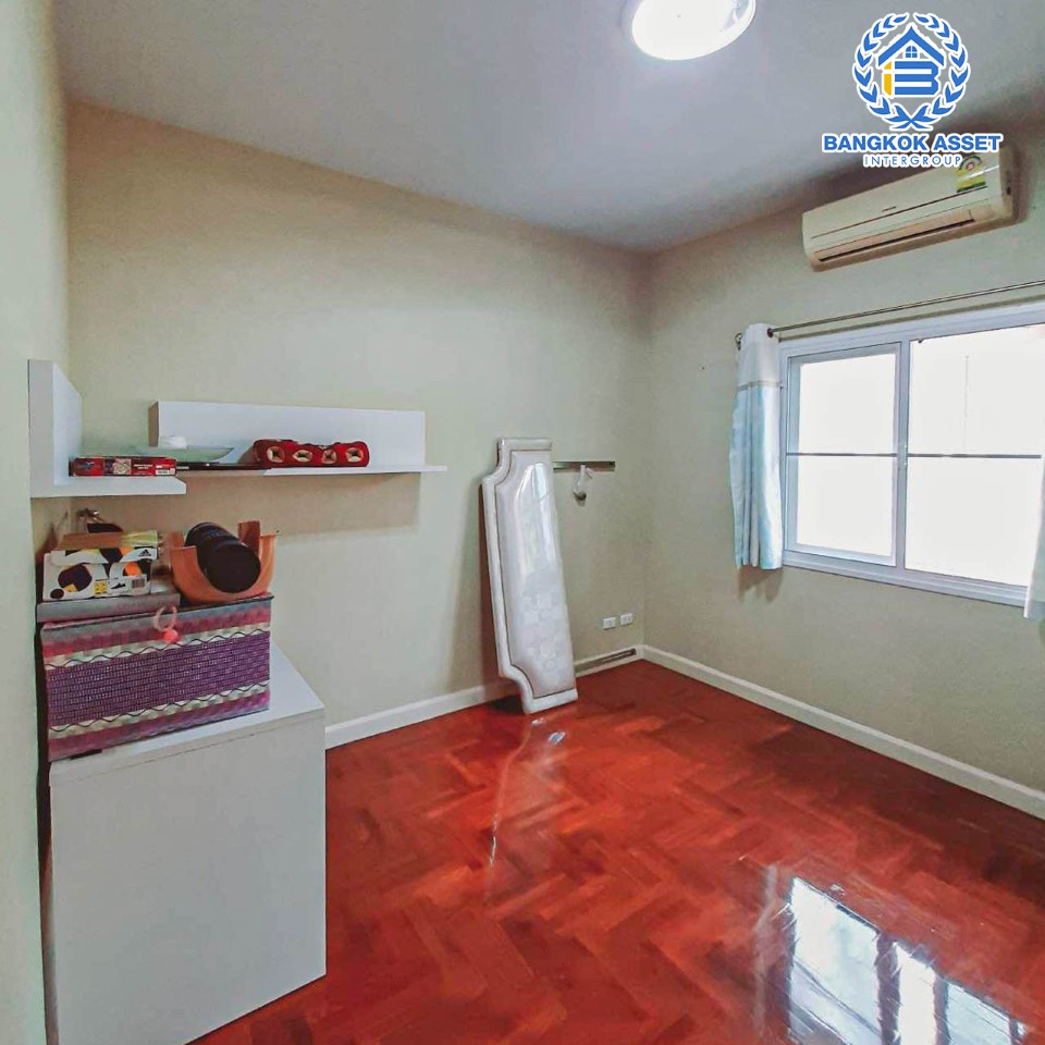 *****บ้านมือสองย่านนนทบุรี ม.เพอร์เฟคมาสเตอร์พีช รัตนาธิเบศร์ หลังมุม! เนื้อที่กว้างขวางแบบจัดเต็ม 106.7 ตร.ว. ฟังก์ชันจัดหนักถึง 5 ห้องนอน 5 ห้องน้ำ จอดรถได้ 2 คัน  บนทำเลติดถนนรัตนาธิเบศร์ ใกล้รถไฟฟ้าสายสีม่วง "สถานีไทรม้า" และทางด่วน "งามวงศ์วาน"